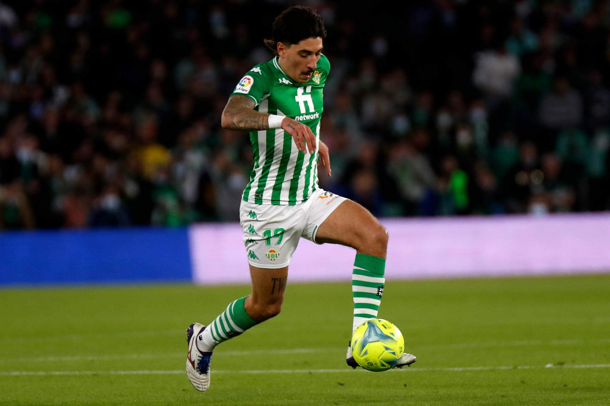 贝莱林传中助攻队友打破僵局