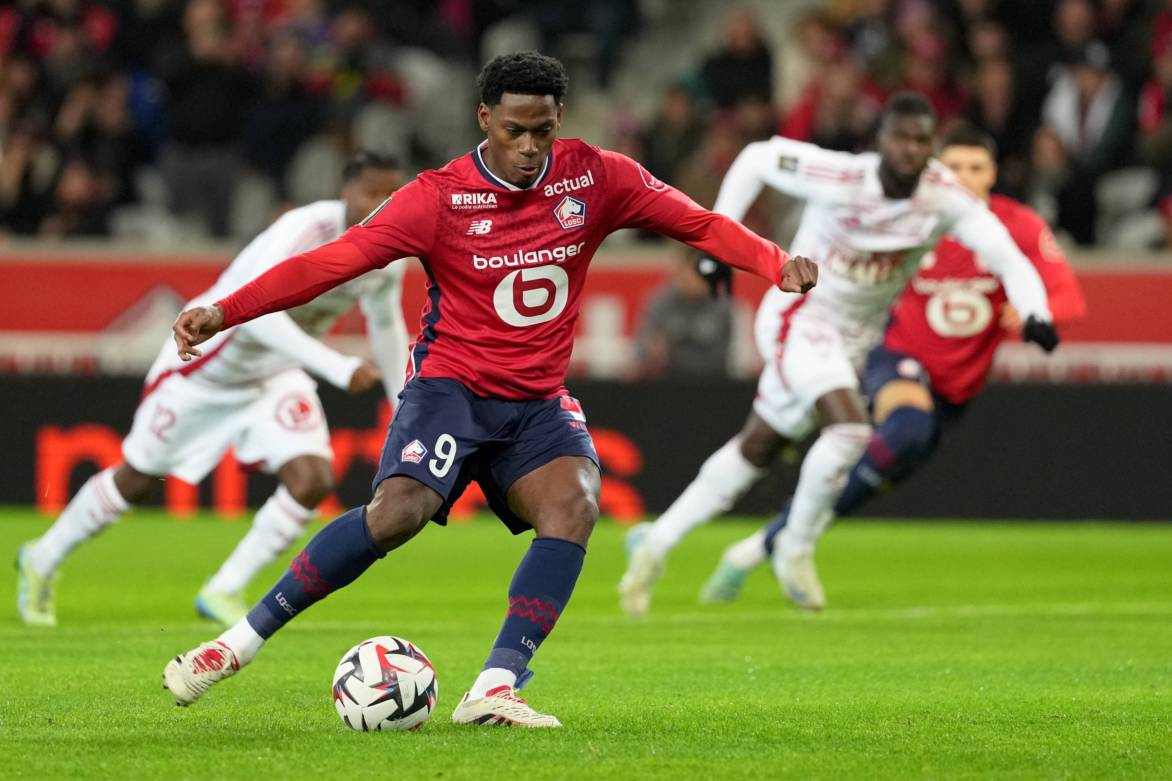 包含锋线火力不足，拜仁错失晋级良机的词条