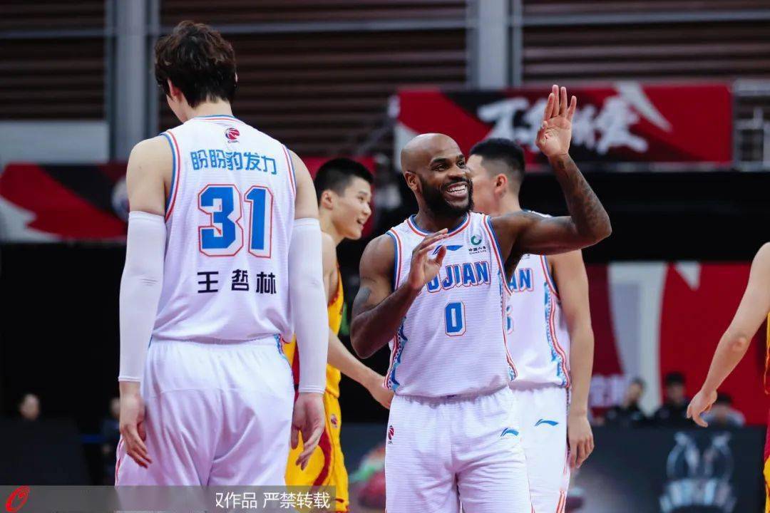 重庆男篮再战大捷，凭借豪华实力夺魁的简单介绍