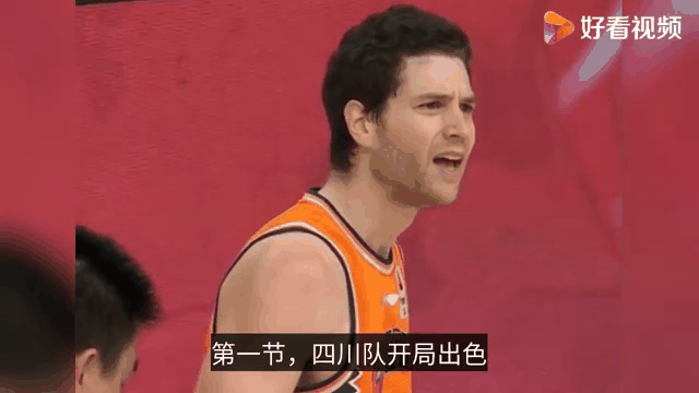 利物浦场边指挥情绪激动，皇马队员怒摔水瓶的简单介绍