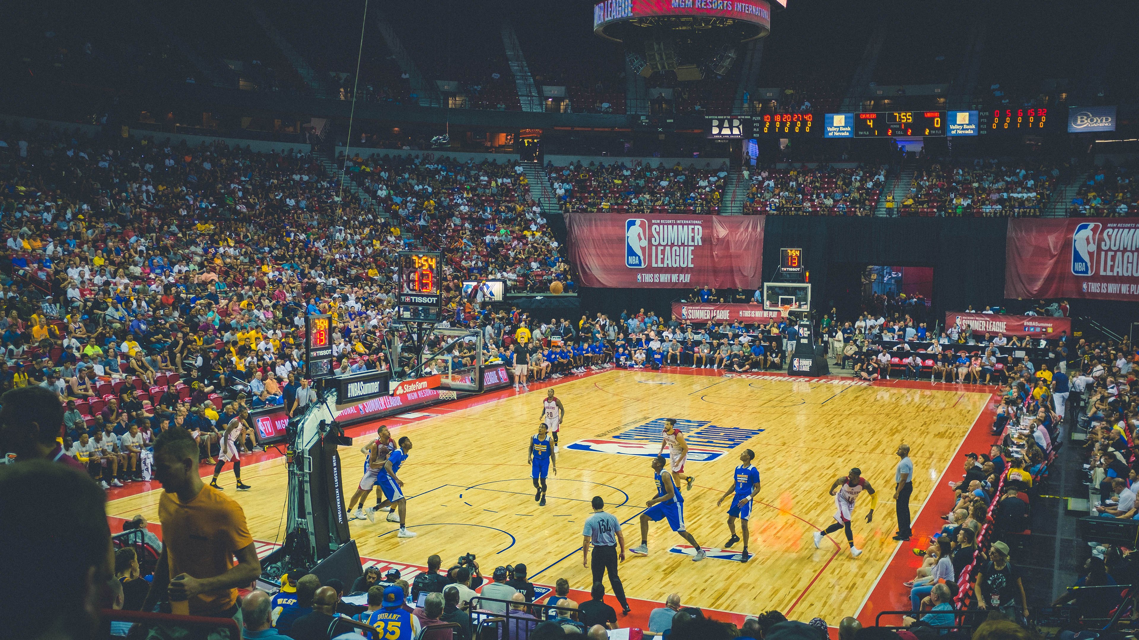 Ming在澳大利亚队比赛中关键助攻，出色防守引发热议！